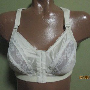 COMFORTABLY  YOURS  BRA SIZE 34 WHITE